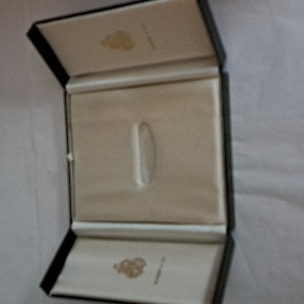 Kitney & Co. Hinged box jewelry box or  for what?